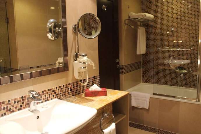 Imagen de la habitación del Hotel Mövenpick Karachi. Foto 16