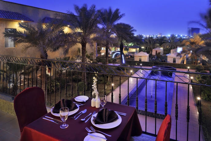 Imagen del bar/restaurante del Hotel M&ouml;venpick Kuwait. Foto 8