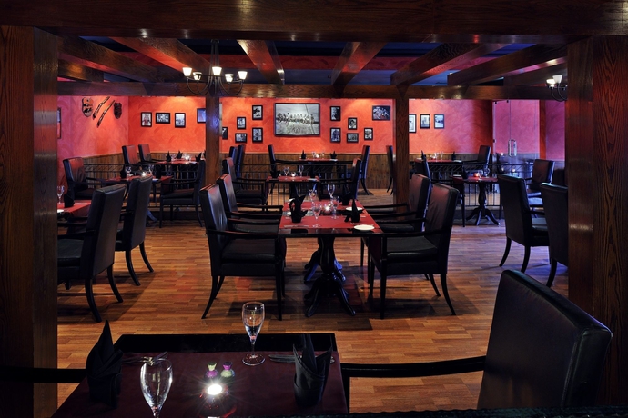 Imagen del bar/restaurante del Hotel M&ouml;venpick Kuwait. Foto 11