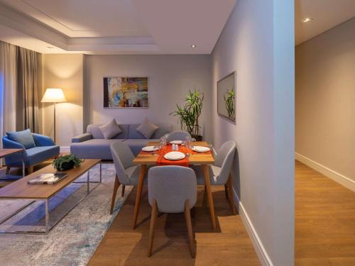 Imagen de la habitación del Hotel M&ouml;venpick Living Istanbul West. Foto 19