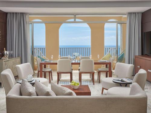 Imagen de la habitación del Hotel Mövenpick Mactan Island Cebu. Foto 16