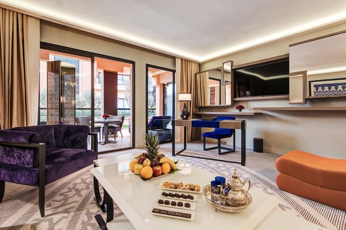 Imagen de la habitación del Hotel Mövenpick Mansour Eddahbi Marrakech. Foto 17