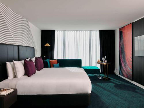 Imagen de la habitación del Hotel Mövenpick Melbourne On Spencer. Foto 18