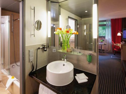 Imagen de la habitación del Hotel Mövenpick München Airport. Foto 18