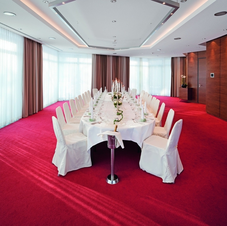 Imagen de los interiores del Hotel Mövenpick Münster Am Aasee. Foto 11