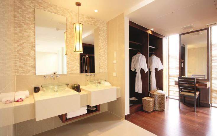 Imagen de los interiores del Hotel Mövenpick Phuket Bangtao. Foto 17