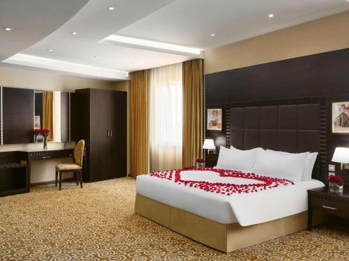 Imagen de la habitación del Hotel M&ouml;venpick Qassim. Foto 18