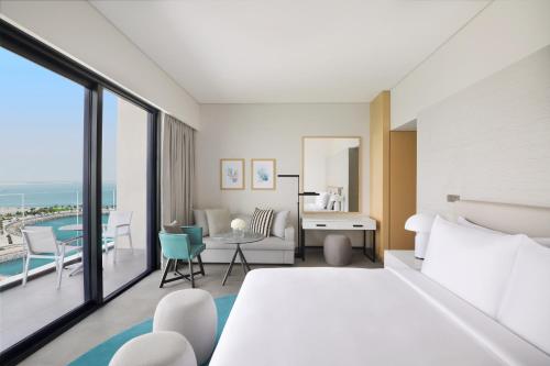 Imagen de la habitación del Hotel Mövenpick Resort Al Marjan Island. Foto 9