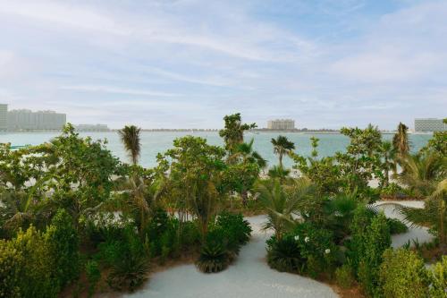 Imagen de la habitación del Hotel Mövenpick Resort Al Marjan Island. Foto 16