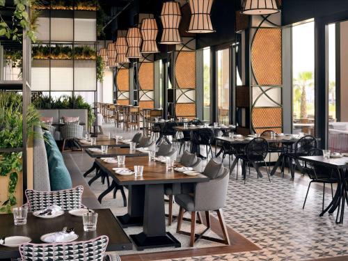 Imagen general del Hotel Mövenpick Resort Al Marjan Island. Foto 5