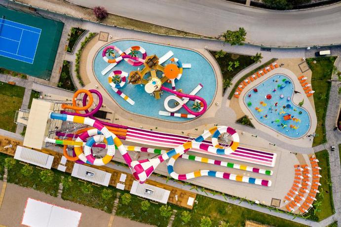 Imagen general del Hotel Mövenpick Resort Antalya Tekirova. Foto 4