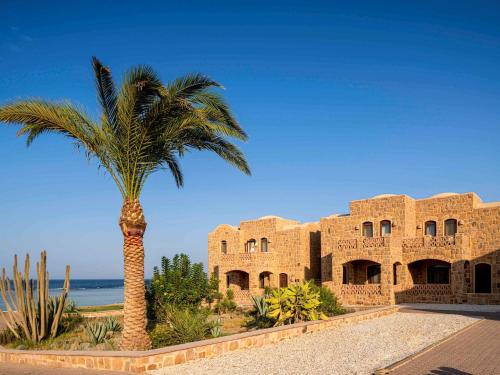 Imagen de la habitación del Hotel Mövenpick Resort El Quseir. Foto 13