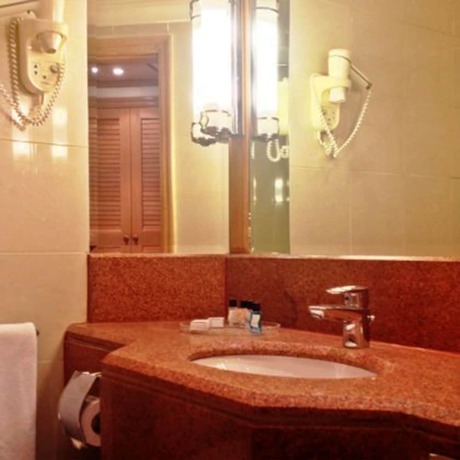 Imagen de la habitación del Hotel Mövenpick Resort Taba. Foto 11