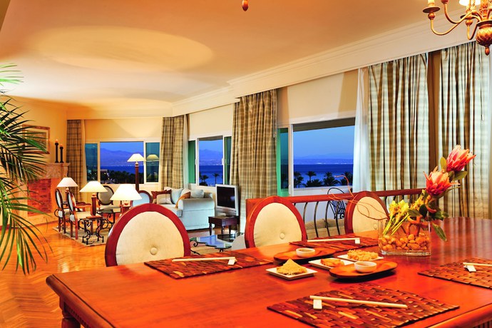 Imagen de la habitación del Hotel Mövenpick Resort Taba. Foto 14