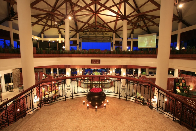Imagen del bar/restaurante del Hotel M&ouml;venpick Resort & Spa Bintan Lagoon. Foto 4