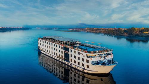 Imagen general del Hotel M&ouml;venpick Royal Lily Nile Cruise, Every Monday Four Nights From Luxor, Every Friday Three Nights Fro. Foto 16