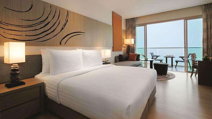 Imagen de la habitación del Hotel Mövenpick Siam Na Jomtien Pattaya. Foto 8