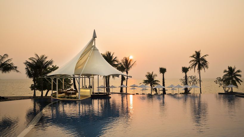 Imagen de los exteriores del Hotel Mövenpick Siam Na Jomtien Pattaya. Foto 13