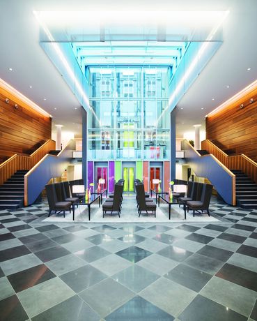 Imagen de los interiores del Hotel Mövenpick Stuttgart Airport. Foto 18