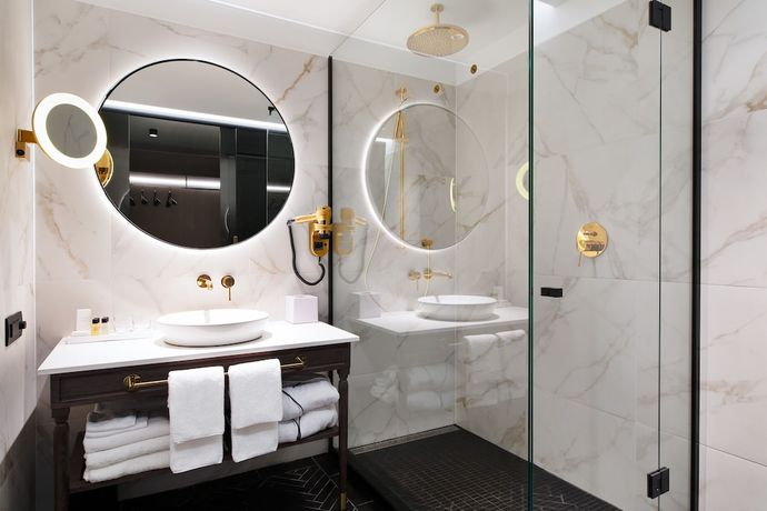 Imagen de la habitación del Hotel Mövenpick Tallinn. Foto 7