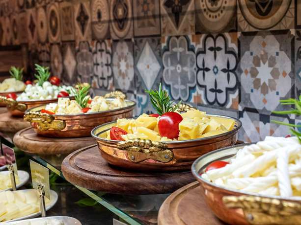 Imagen del bar/restaurante del Hotel M&ouml;venpick Trabzon. Foto 3