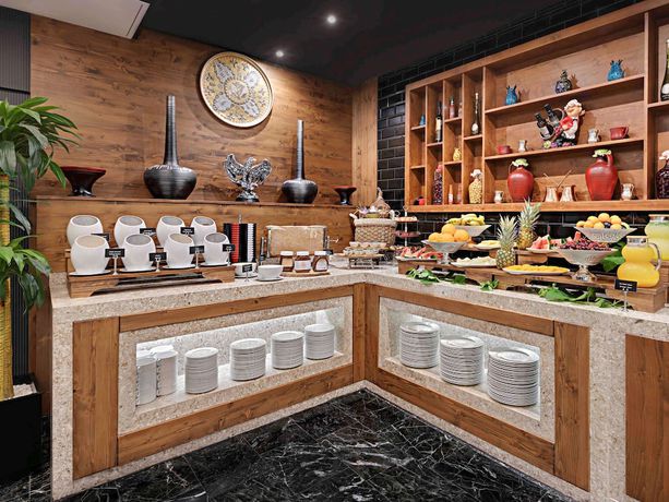 Imagen del bar/restaurante del Hotel M&ouml;venpick Trabzon. Foto 5