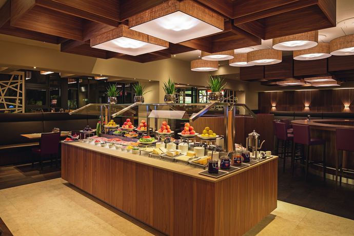 Imagen del bar/restaurante del Hotel Mövenpick Zürich Regensdorf. Foto 7