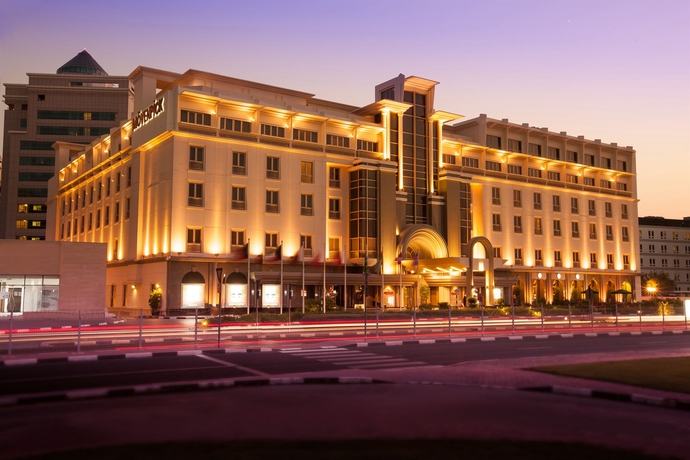 Imagen general del Hotel Mövenpick and Apartments Bur Dubai. Foto 1