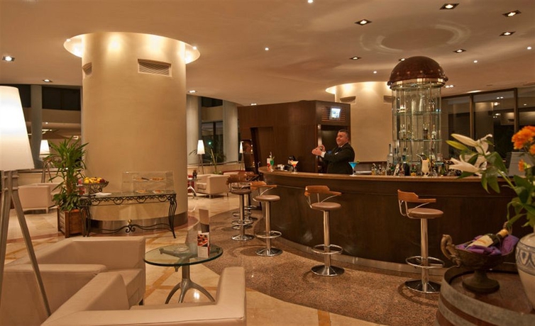 Imagen del bar/restaurante del Hotel Mövenpick and Casino Malabata Tanger. Foto 1