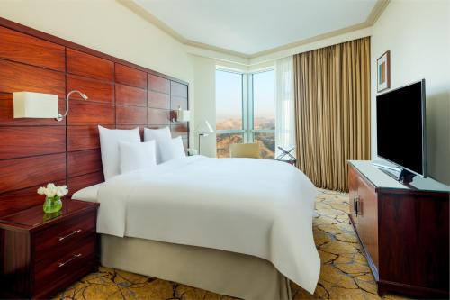 Imagen de la habitación del Hotel Mövenpick and Residence Hajar Tower Makkah. Foto 8