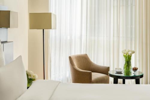 Imagen de la habitación del Hotel Mövenpick and Residence Hajar Tower Makkah. Foto 10