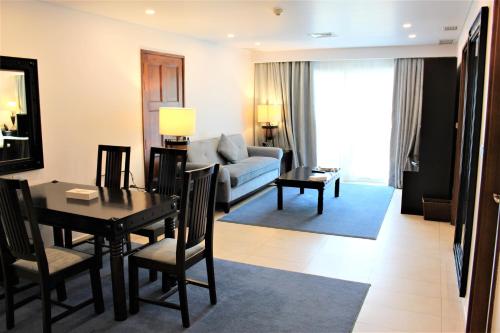 Imagen de la habitación del Hotel Mövenpick and Resort Al Bida'a Kuwait. Foto 16