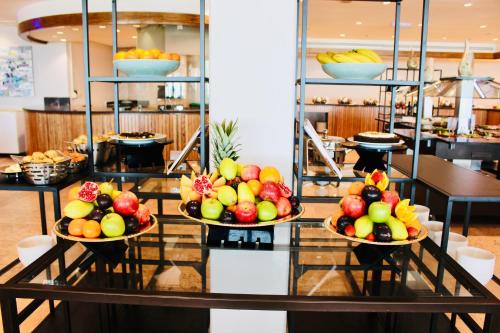 Imagen del bar/restaurante del Hotel Mövenpick and Resort Al Bida'a Kuwait. Foto 10