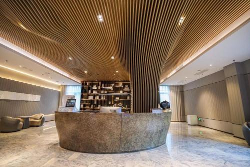 Imagen general del Hotel M&ouml;venpick by Accor Binjiang Nanjing. Foto 12