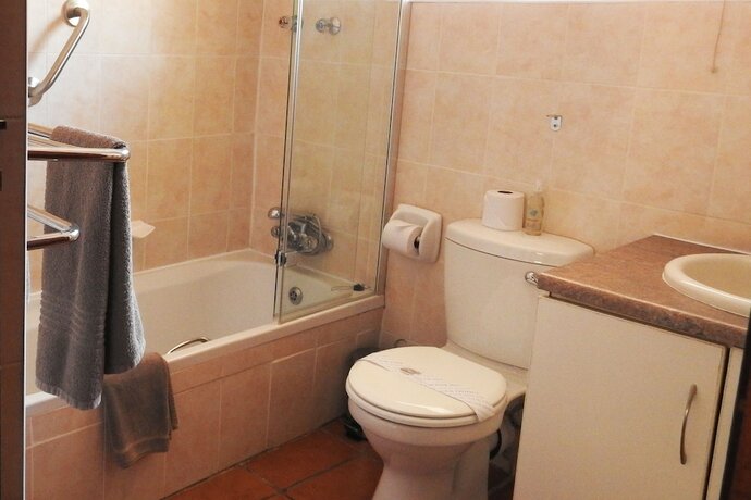 Imagen de la habitación del Hotel Mount Amanzi. Foto 27