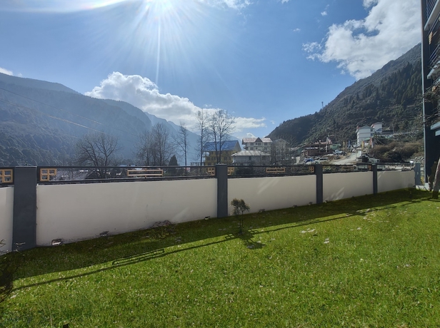 Imagen de los exteriores del Hotel Mount Bayul Shangri-La Resort. Foto 17