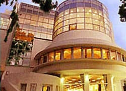 Imagen de los exteriores del Hotel Mount Carmel. Foto 1