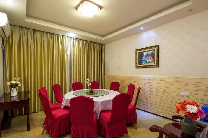 Imagen de los interiores del Hotel Mount Emei Happy Hotel. Foto 5