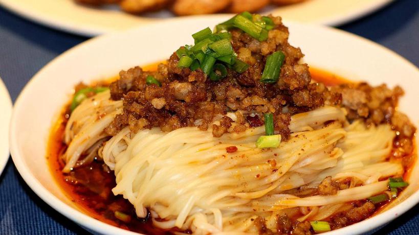 Imagen del bar/restaurante del Hotel Mount Emei Happy Hotel. Foto 2