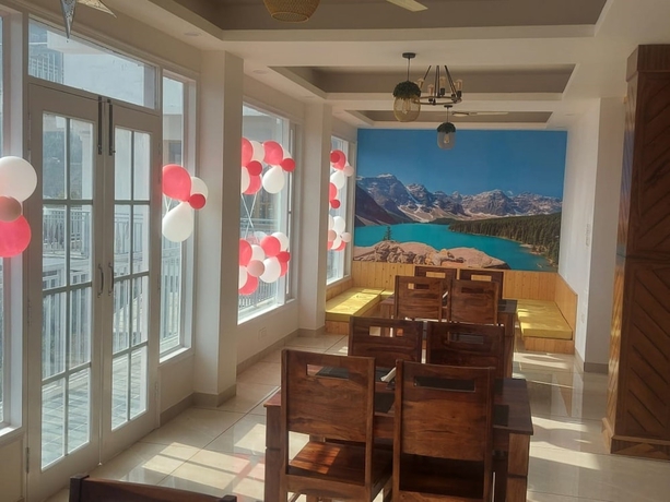 Imagen de los interiores del Hotel Mount Heaven Kandaghat. Foto 10