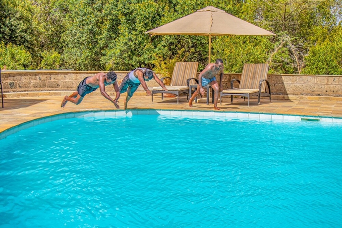 Imagen de la piscina del Hotel Mount Kenya Wildlife Estate at Ol Pejeta. Foto 11