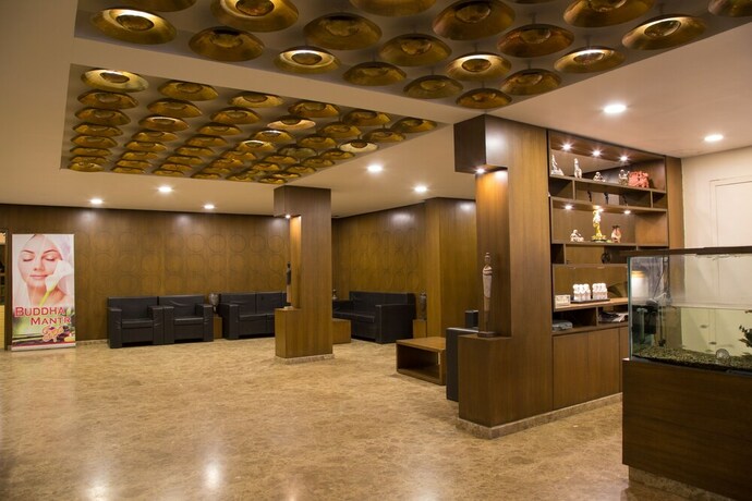 Imagen de los interiores del Hotel Mount Regency. Foto 34