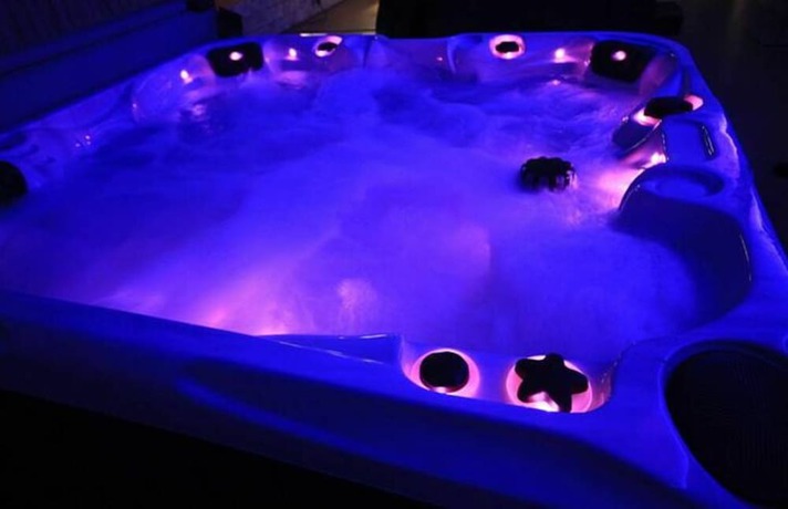 Imagen de la piscina del Hotel Mount Stuart. Foto 20
