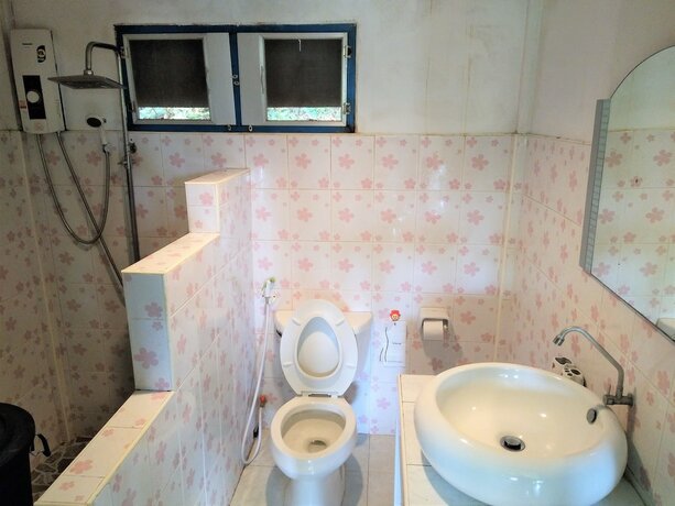 Imagen general del Hotel Mountain Beach Resort, Ban Phe. Foto 12