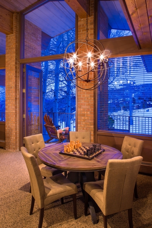 Imagen de los interiores del Hotel Mountain Chalet Snowmass. Foto 16