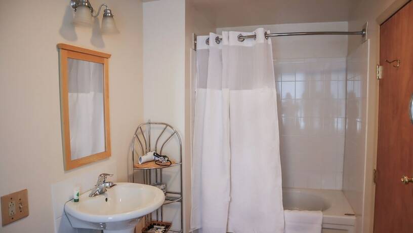 Imagen general del Hotel Mountain Creek Tavern. Foto 2