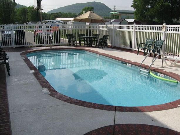 Imagen de la piscina del Hotel Mountain Inn and Suites Dunlap. Foto 16