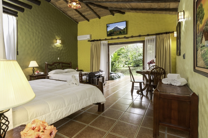 Imagen de la habitación del Hotel Mountain Paradise, Parque Nacional Volcán Arenal. Foto 10
