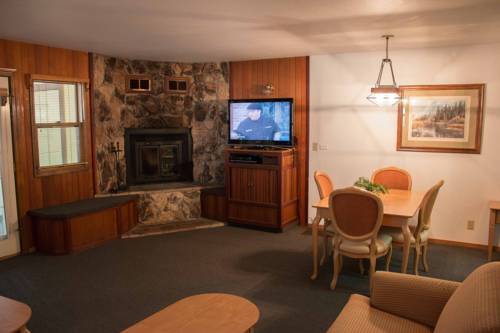 Imagen de la habitación del Hotel Mountain Retreat Resort. Foto 4