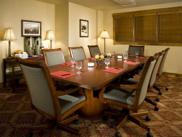 Imagen de los interiores del Hotel Mountain Thunder Lodge. Foto 7